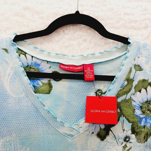 T-Shirt Size 2X Powder Blue Gerbera Daisy Paisley Bloomcore Whimsycore Couquette - Picture 3 of 16